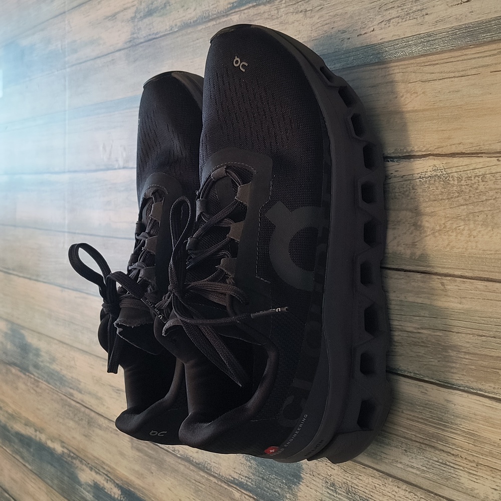 On Running Cloudmonster Women’s Shoes Sz 8.5